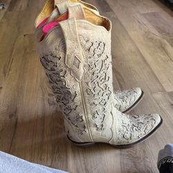 Women’s Size 7 Corral Boots