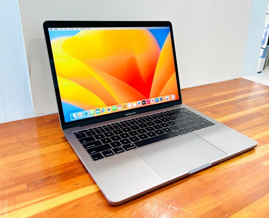 Apple MacBook Pro 13” 2017 i5 8GB//128GB SSD OS VENTURA