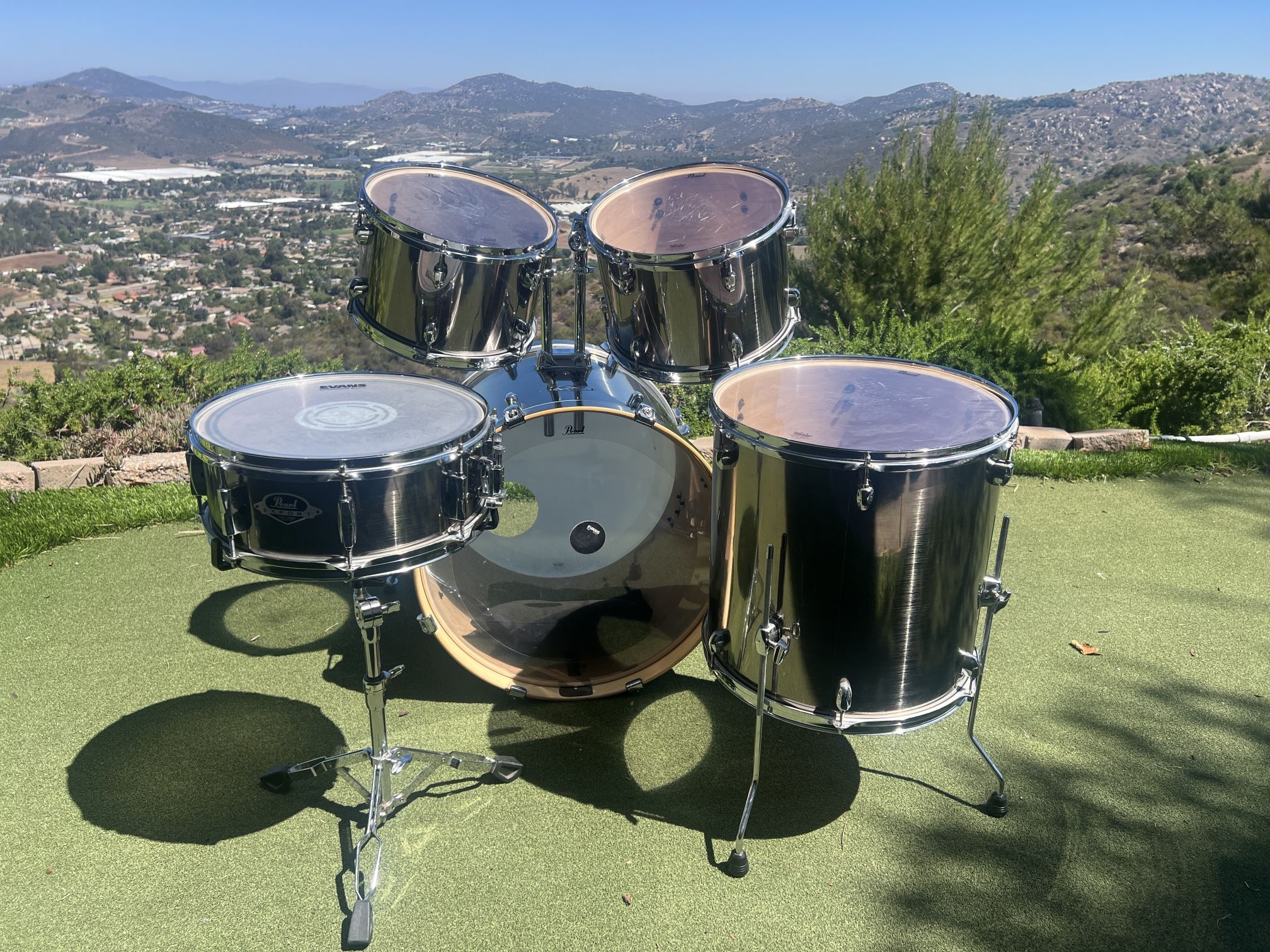 Pearl Mahogany Drum Set