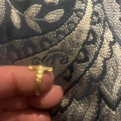 14 K Gold cross ring