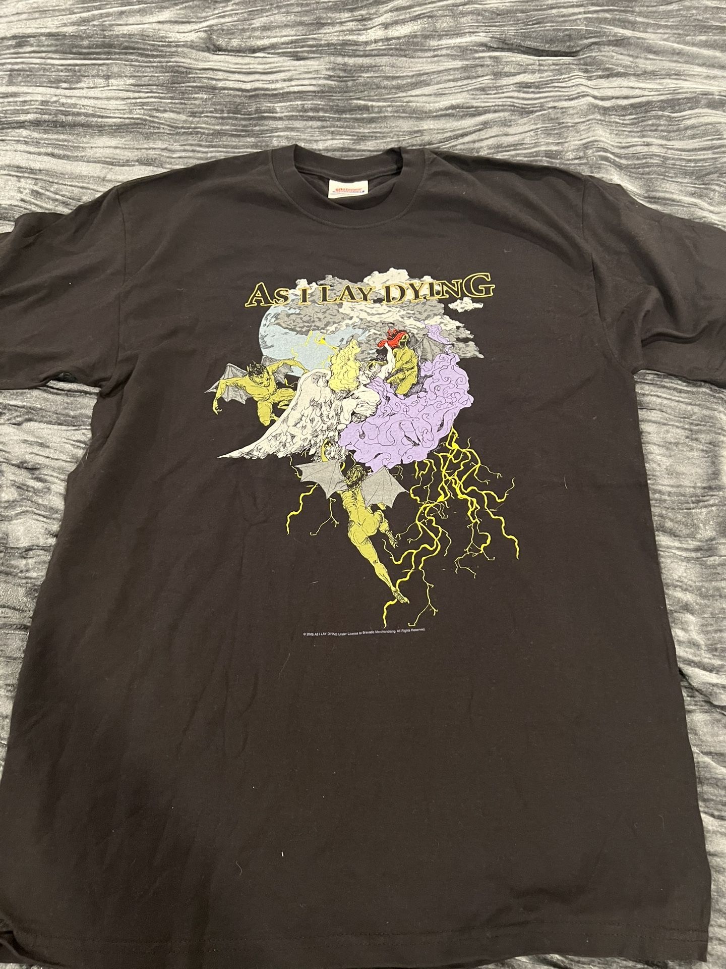 Graphic Men’s Shirt Size M