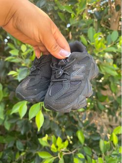 Toddler new balance shoes 5c
