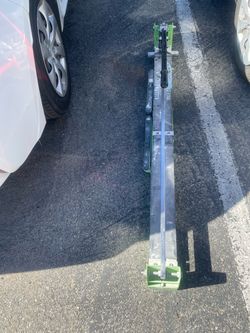 Tile cutter