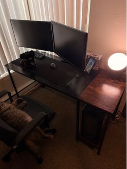 Gaming desk