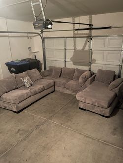 Large Gray Fabric Sectional Sofa with Chaise