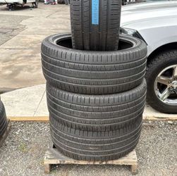 275 40 22 Pirelli Set of 4 Used Very Clean Condition