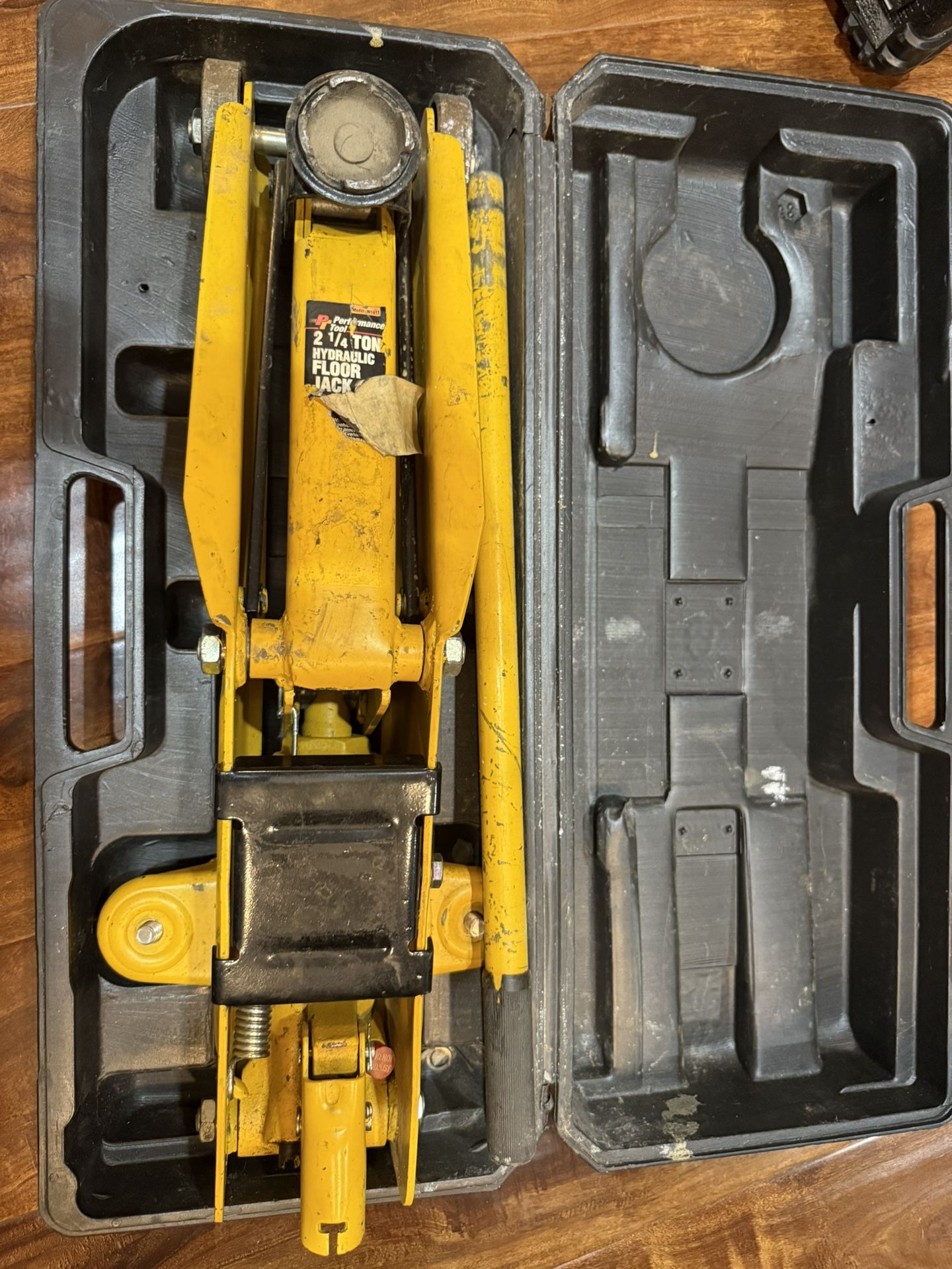 Performance Tool 2-1/4 Ton Hydraulic Floor Jack with Case – Model W1611