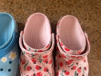 Crocs girls size 1