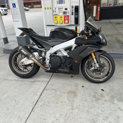 Aprilia Rsv4 1100 Factory 