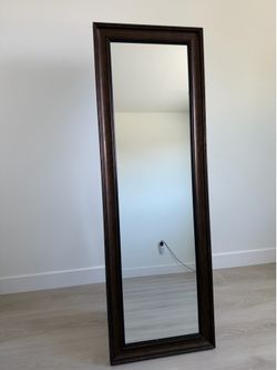 Standing mirror