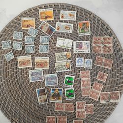 Vintage 8 ¢ Canadian Stamps