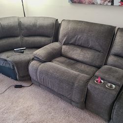 6pc Sectional Sofa  Power Recliner, Charging Port 