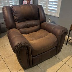 Beautiful Electric Recliner 