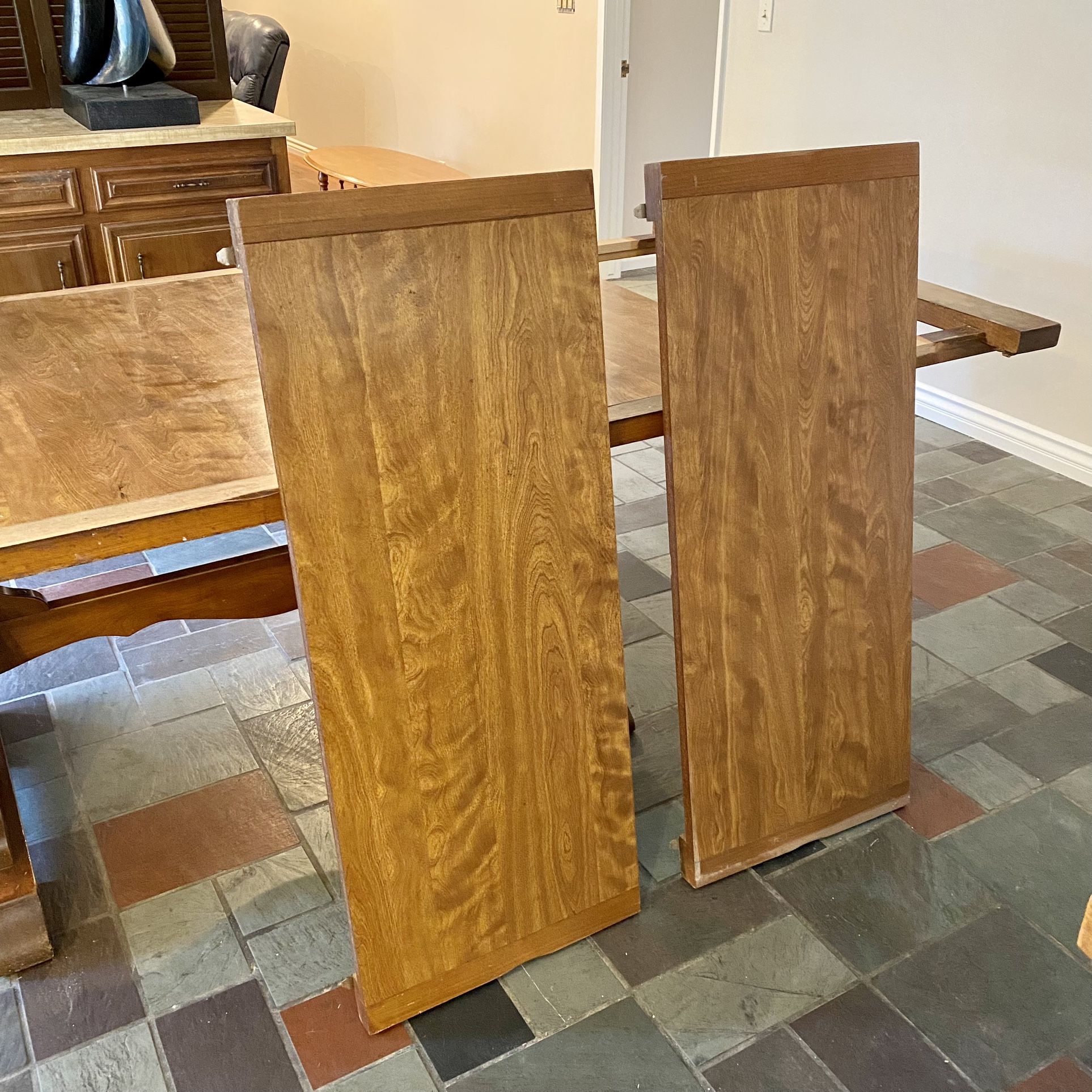 🌿 REAL WOOD KITCHEN TABLE ‼️ STURDY! TWO LARGE LEAF EXTENSIONS! Mid-Century, Cottage, Eclectic, Retro - For Dining, Kitchen, Family Dinner Table