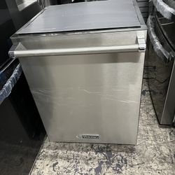 Viking Stainless Steel Dishwasher Top Controls