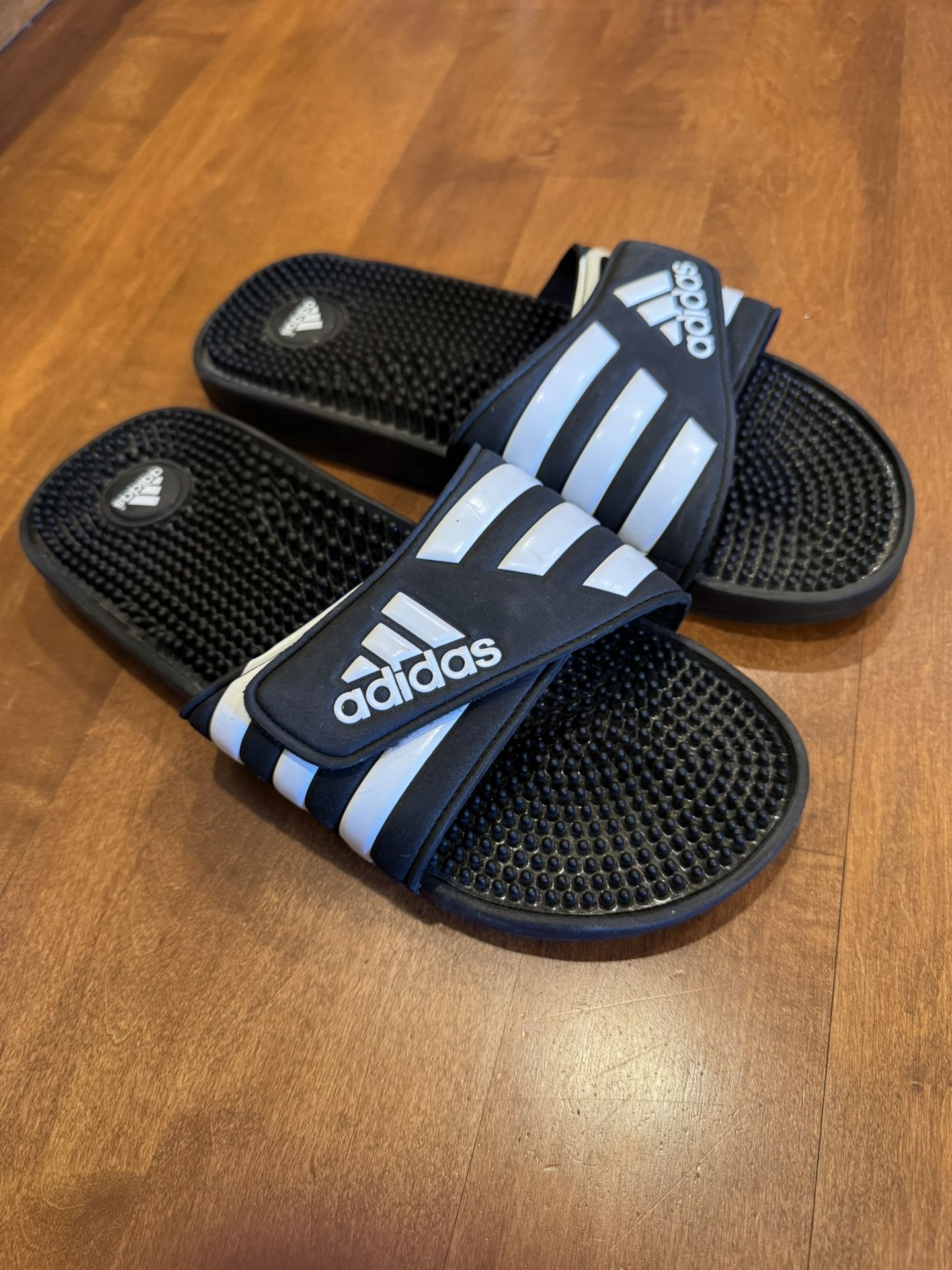 Men’s Adidas Slide Size 11 Shipping Available
