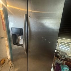 Refrigerator 