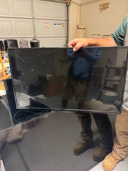 Insignia 32” TV