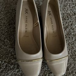 Women’s Flats 