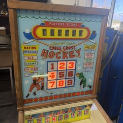 Chicago Coin Criss Cross Hockey Pinball Machine