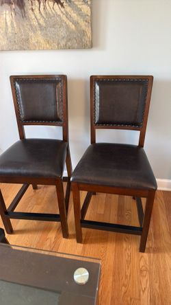 Counter high 4 dining room chairs