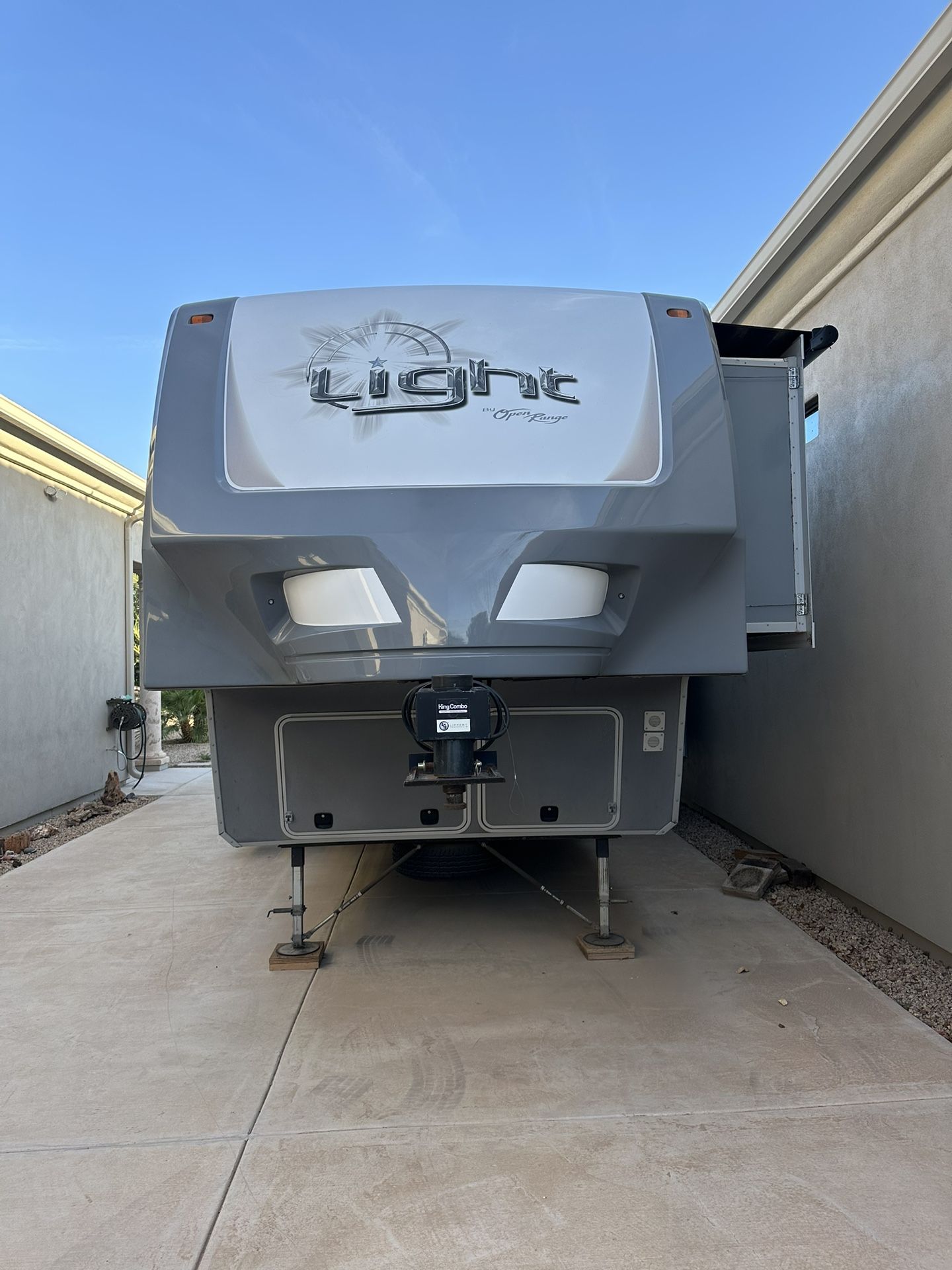 2017 Highland Ridge 5th Wheel Trailer LF293RLS