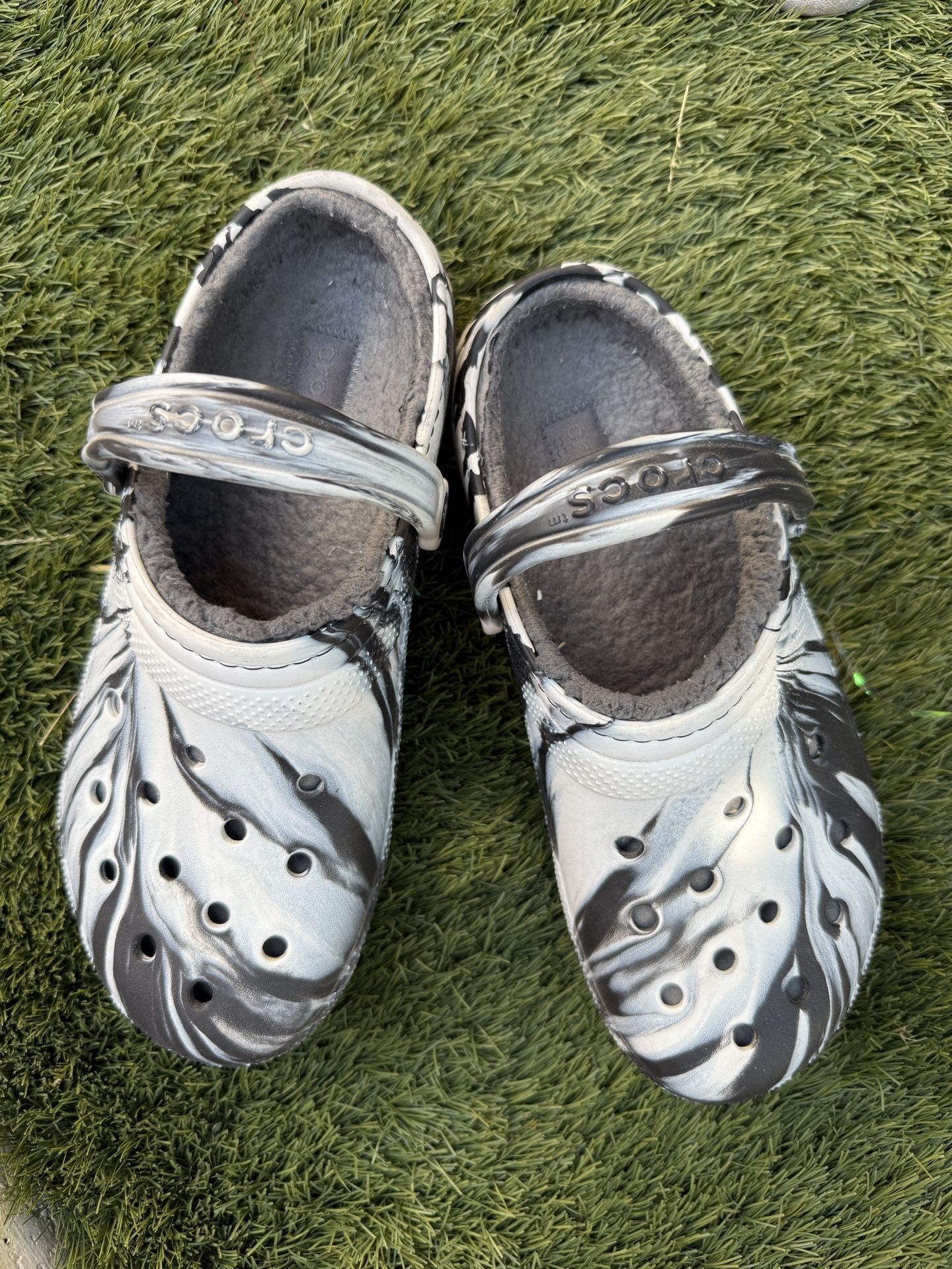 Classic Lined Marble Crocs