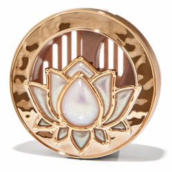 Top seller! BATH & BODY WORKS 💕✨🪷LOTUS FLOWER 🪷✨💕Vent or Visor Clip Car Fragrance Holder  