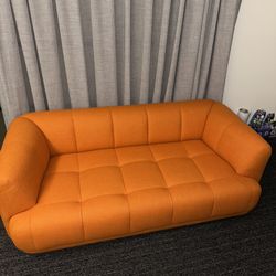 Quilton Sofa BRAND NEW!!!! 