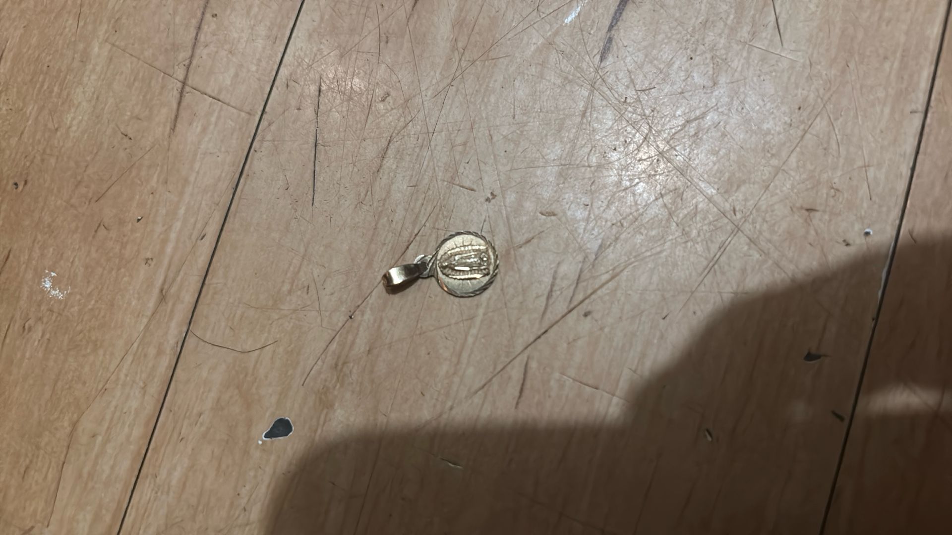10k Gold Virgin Mary Pendant