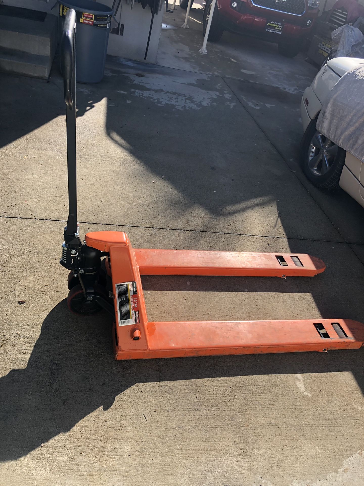 5000 lb 2.5 ton Haul master Pallet Jack for Sale in Hacienda Heights