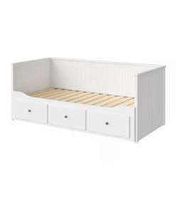 IKEA Hemnes Daybed (Twin) with 3 Drawers
