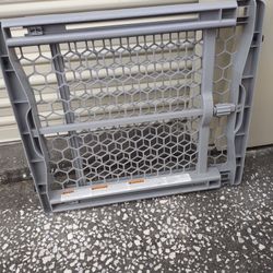 Expandable Safety Gate