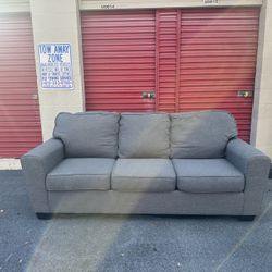 Super Comfy Gray Sofa Couch 🔥🔥
