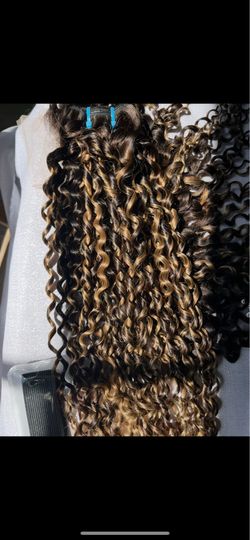 Human hair bundles