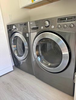 LG Front Load Washer & Gas Dryer Set – Graphite Steel – TrueSteam