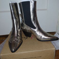 Brand New Size 8 Gold Matisse Western Boots
