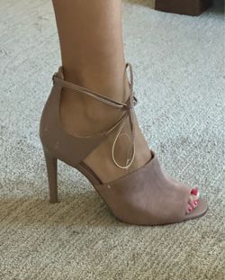 Mark Fisher Lace-Up Block Heel Pumps – Women’s Size 9 – 4” Heel