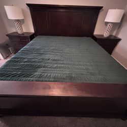 King Size Ashley Furniture 5-Piece Bedroom Set - Solid Wood - $850 (pickup)