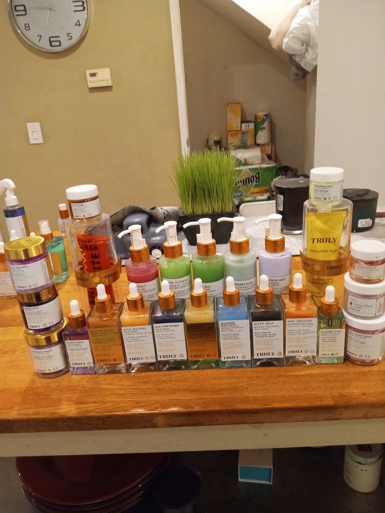 Truly Beauty Products Lot of 24