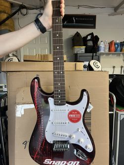 Snap-on guitar