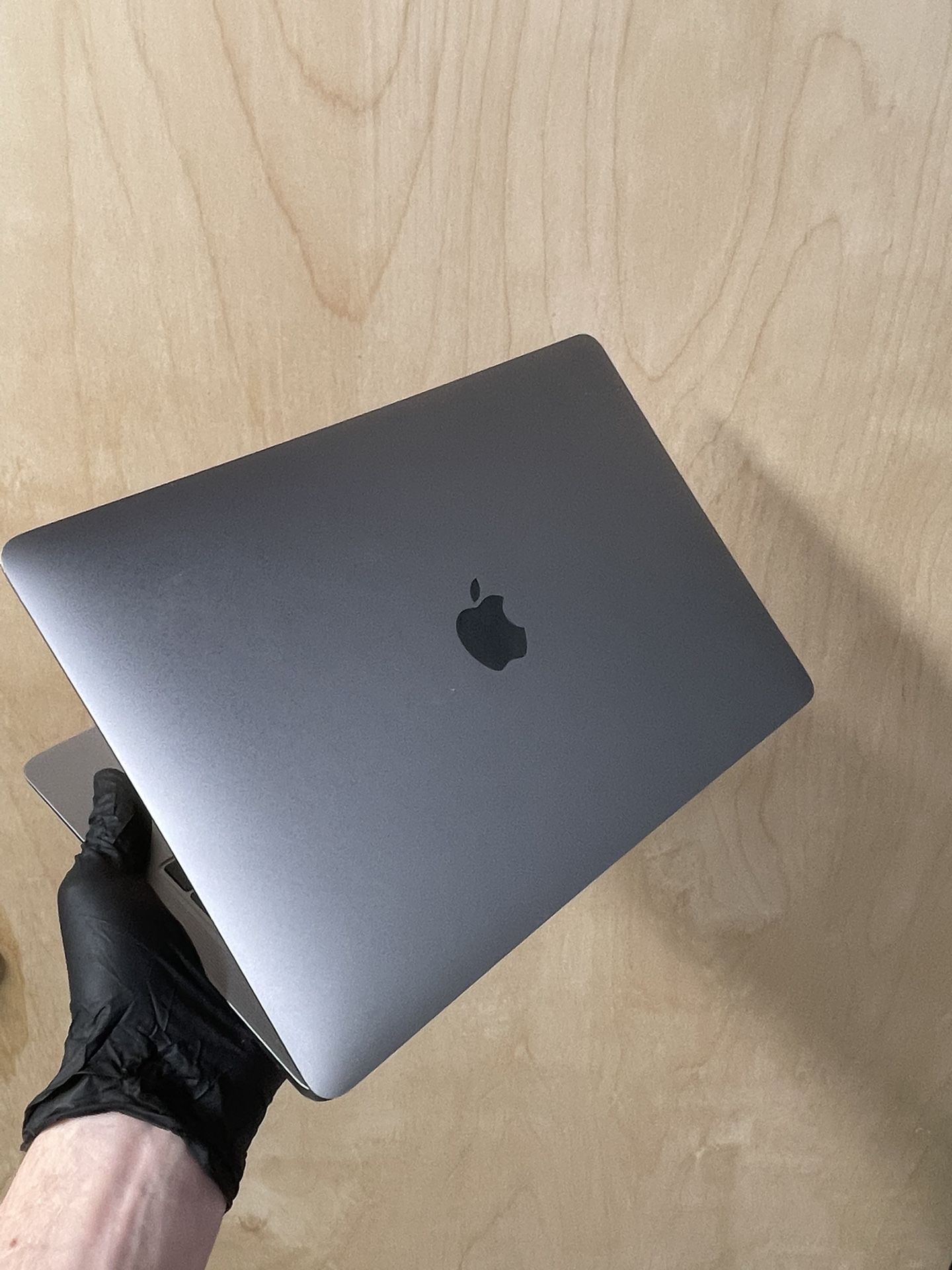MacBook Air 2018 ~ 128gb ~ Space Grey