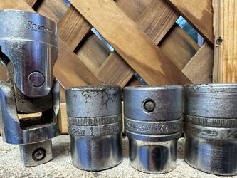 Snap On Swivel 3/4 And 3 Sockets  