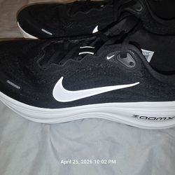 MEN'S NIKE VOMERO PLUS