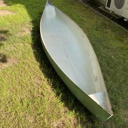 13ft Adirondack fiberglass canoe hull