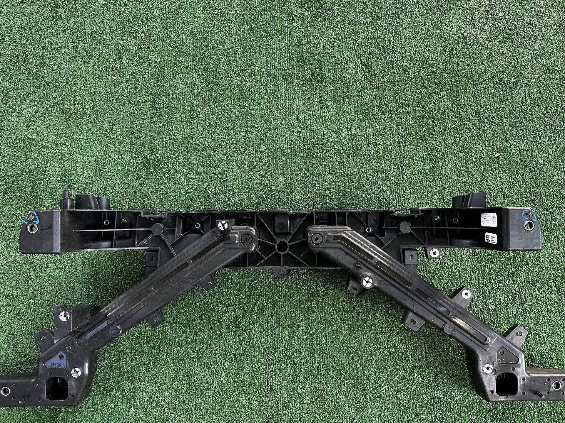 Tesla Model Y Radiator Core Support Upper Tie Bar Soporte Radiador 2021 2022 2023 2024 2025