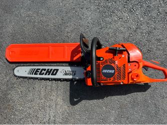 Echo TimberWolf Chainsaw CS-590. 59.8cc With 20” Bar. Like New. Must Pick Up