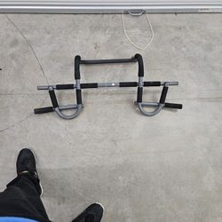 Pull Up Bar