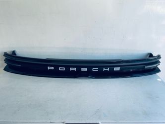 2025-2027 PORSCHE MACAN 4 ELECTRIC REAR CENTER TAIL LIGHT LED OEM