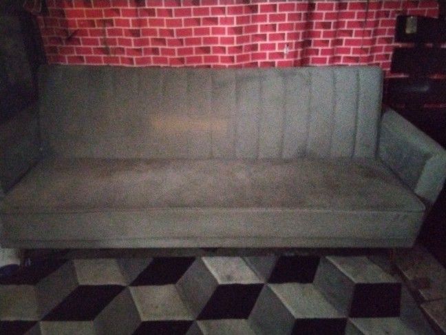 Beautiful Chic Futon